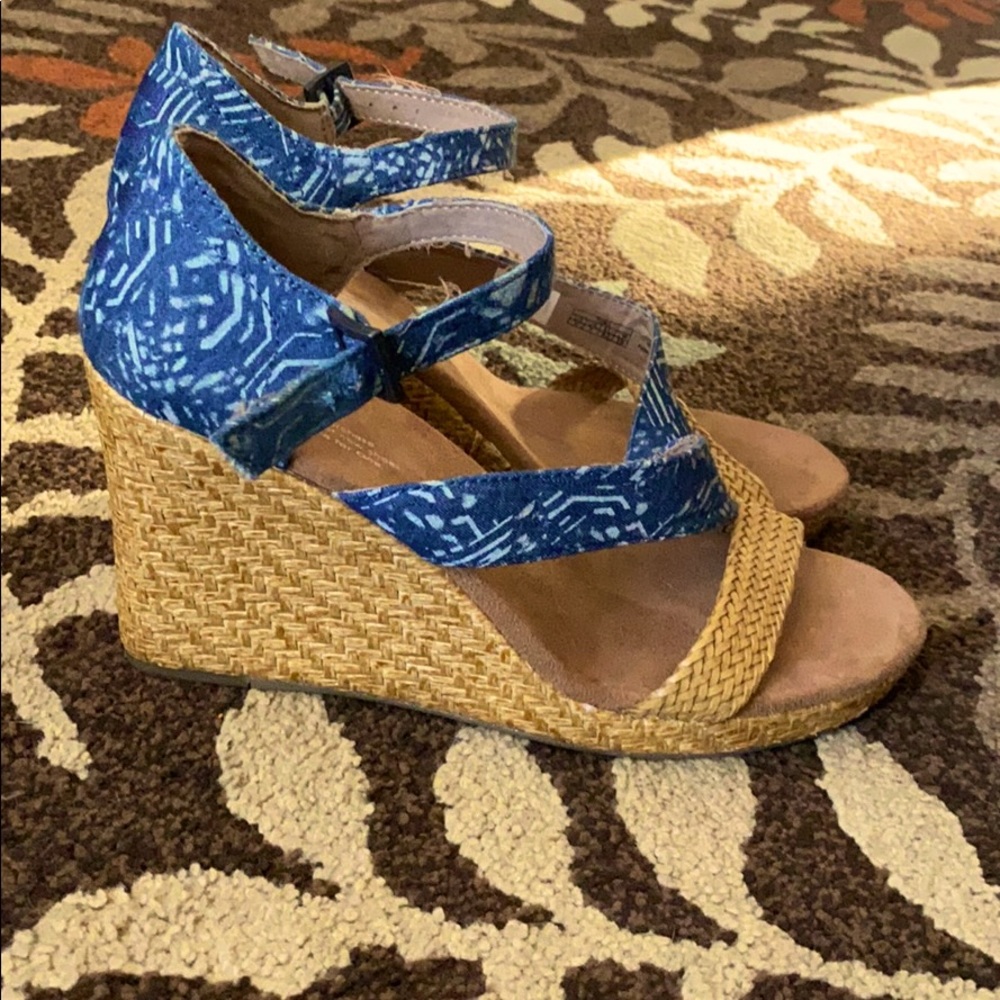 Toms wedges